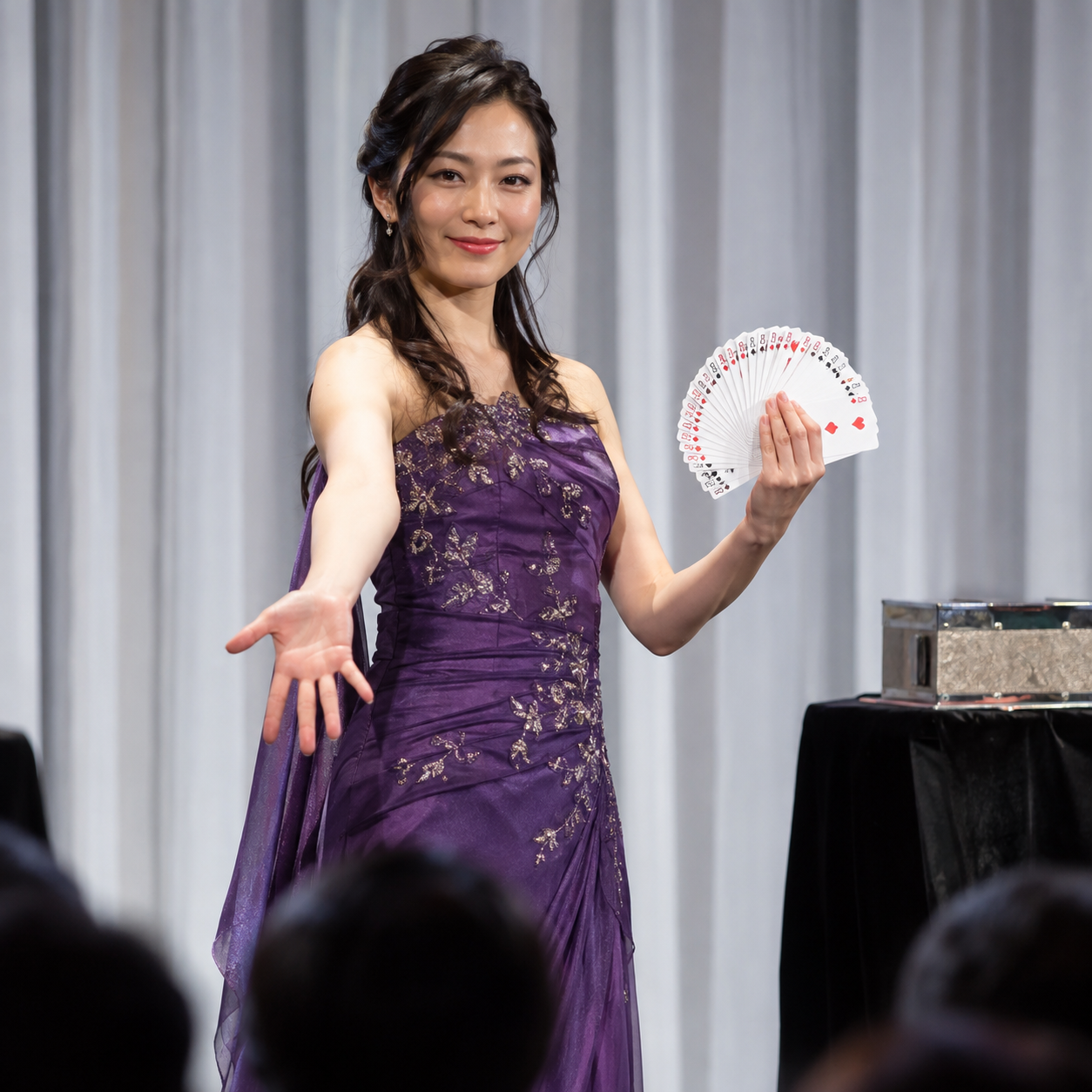 女性マジシャン手配