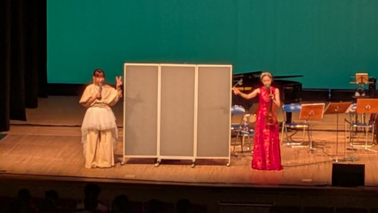 ニュートンズの学校公演｜豊橋の高校で芸術鑑賞会（Japan Art Company掲載写真）