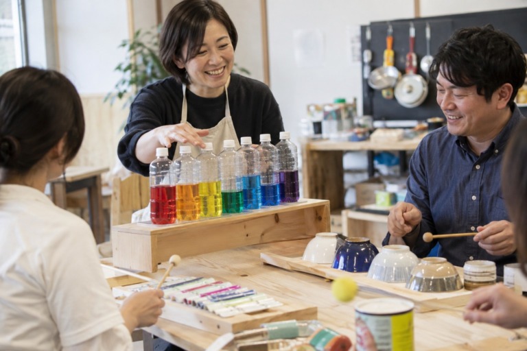 日用雑貨で作った楽器でアンサンブル♪